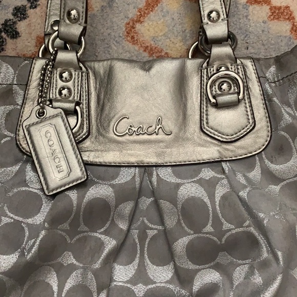 Silver coach signature handbag - Picture 2 of 6